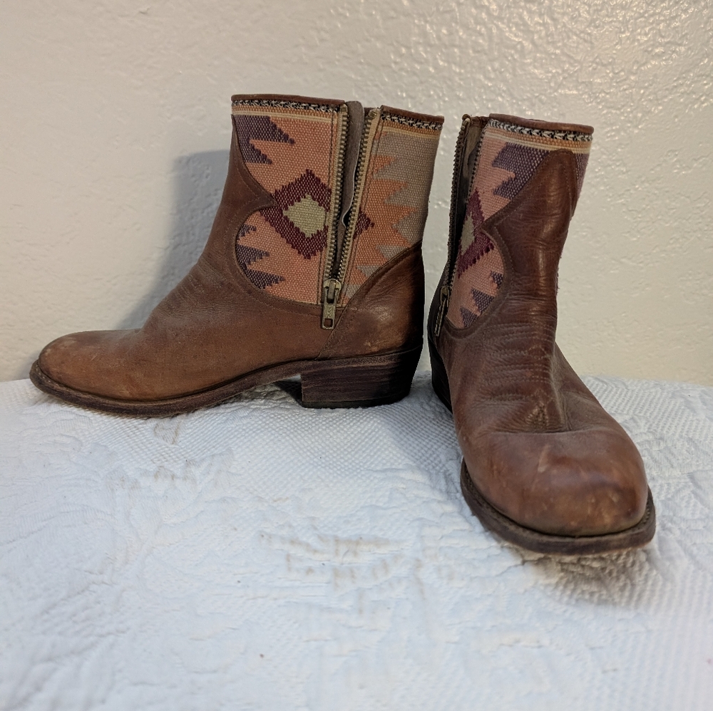 Western Booties w Embroidered Details